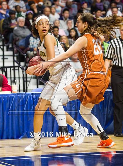 Thumbnail 3 in Capital Prep vs. New London (CIAC Class L Final) photogallery.