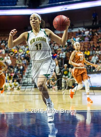 Thumbnail 3 in Capital Prep vs. New London (CIAC Class L Final) photogallery.