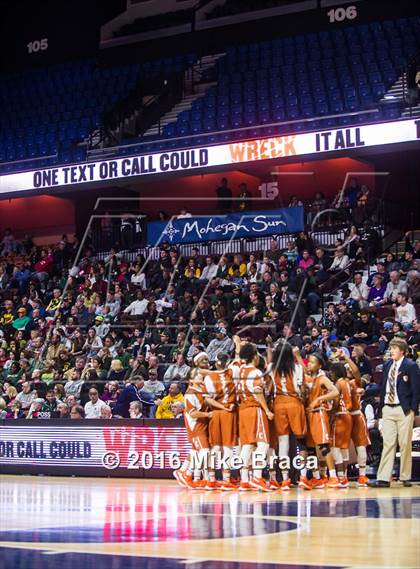 Thumbnail 3 in Capital Prep vs. New London (CIAC Class L Final) photogallery.
