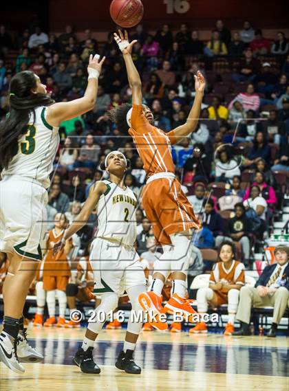 Thumbnail 2 in Capital Prep vs. New London (CIAC Class L Final) photogallery.