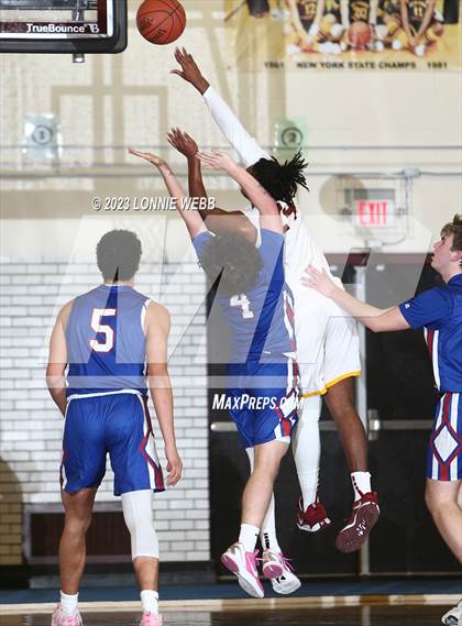 Thumbnail 2 in Carmel vs Mount Vernon (Section 1 Class AA First Round) photogallery.