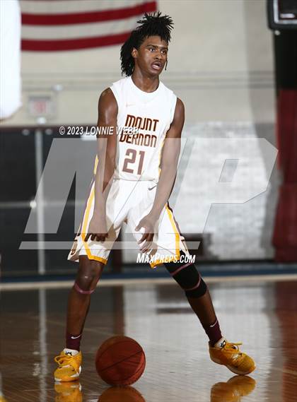 Thumbnail 1 in Carmel vs Mount Vernon (Section 1 Class AA First Round) photogallery.