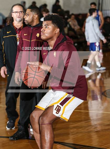 Thumbnail 2 in Carmel vs Mount Vernon (Section 1 Class AA First Round) photogallery.