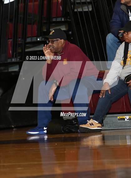 Thumbnail 1 in Carmel vs Mount Vernon (Section 1 Class AA First Round) photogallery.