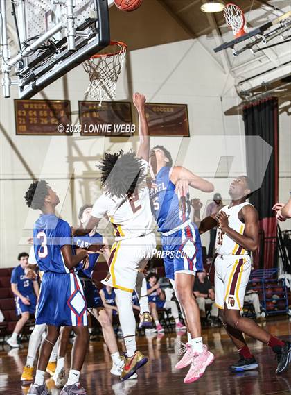 Thumbnail 1 in Carmel vs Mount Vernon (Section 1 Class AA First Round) photogallery.
