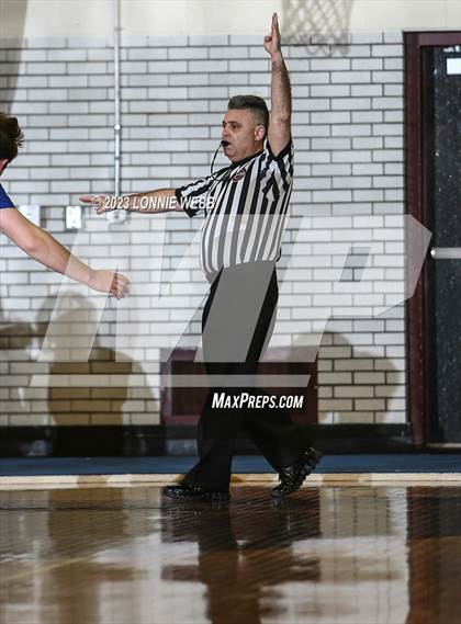 Thumbnail 3 in Carmel vs Mount Vernon (Section 1 Class AA First Round) photogallery.