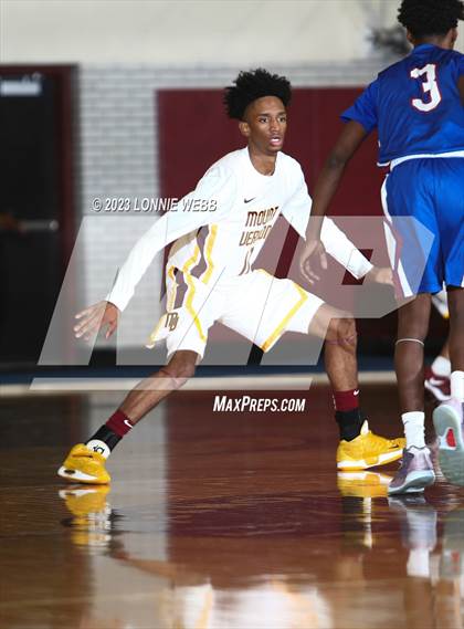 Thumbnail 1 in Carmel vs Mount Vernon (Section 1 Class AA First Round) photogallery.