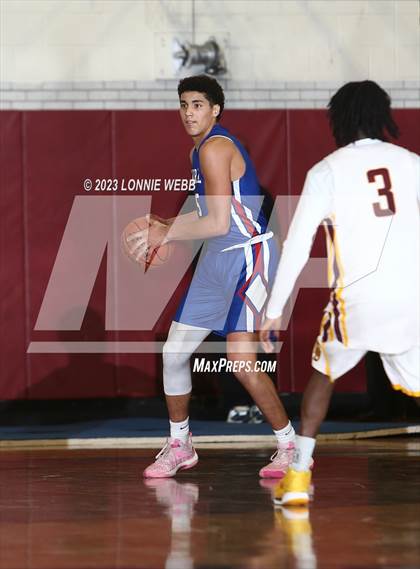 Thumbnail 3 in Carmel vs Mount Vernon (Section 1 Class AA First Round) photogallery.