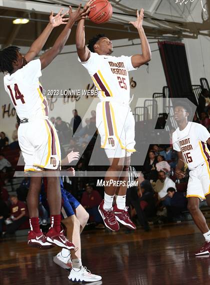 Thumbnail 2 in Carmel vs Mount Vernon (Section 1 Class AA First Round) photogallery.