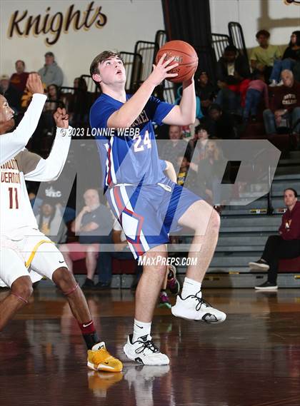 Thumbnail 1 in Carmel vs Mount Vernon (Section 1 Class AA First Round) photogallery.
