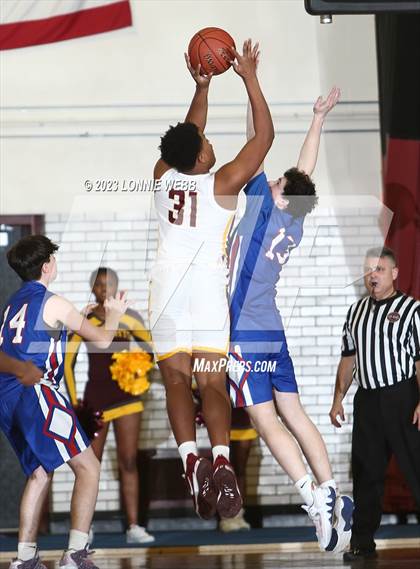 Thumbnail 2 in Carmel vs Mount Vernon (Section 1 Class AA First Round) photogallery.