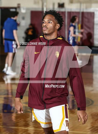 Thumbnail 2 in Carmel vs Mount Vernon (Section 1 Class AA First Round) photogallery.