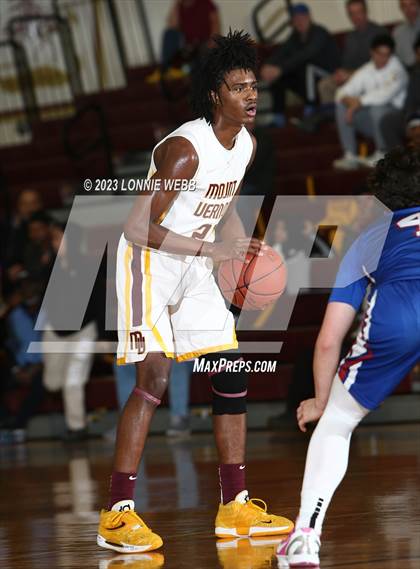 Thumbnail 2 in Carmel vs Mount Vernon (Section 1 Class AA First Round) photogallery.