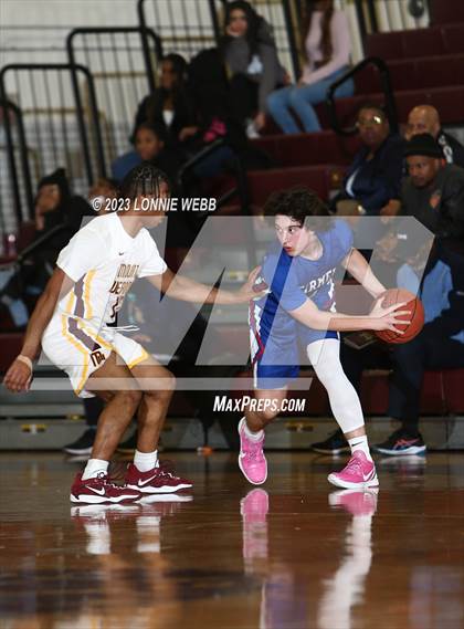 Thumbnail 2 in Carmel vs Mount Vernon (Section 1 Class AA First Round) photogallery.