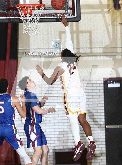 Thumbnail 3 in Carmel vs Mount Vernon (Section 1 Class AA First Round) photogallery.