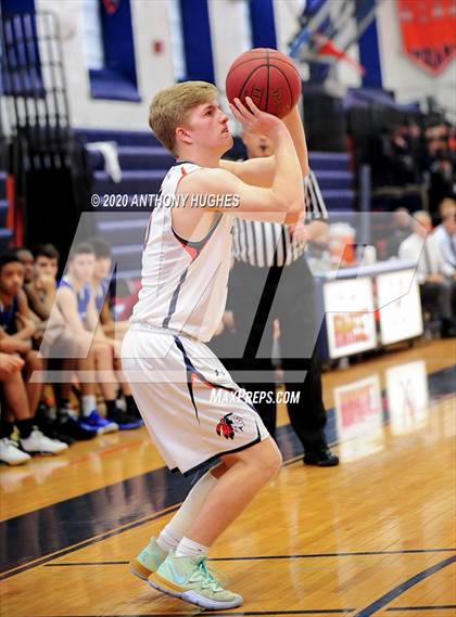 Thumbnail 3 in Roslyn vs Manhasset (Section VIII Class A First Round Playoff) photogallery.
