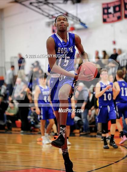 Thumbnail 1 in Roslyn vs Manhasset (Section VIII Class A First Round Playoff) photogallery.
