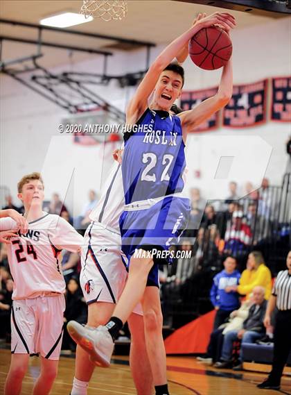 Thumbnail 3 in Roslyn vs Manhasset (Section VIII Class A First Round Playoff) photogallery.