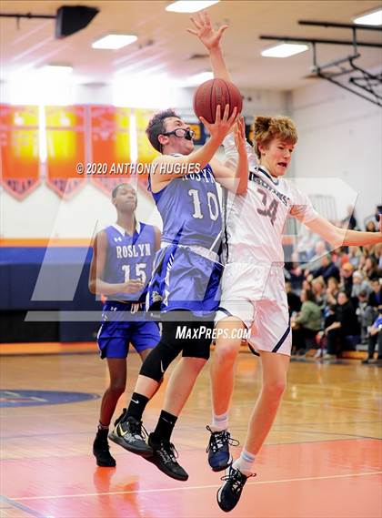 Thumbnail 3 in Roslyn vs Manhasset (Section VIII Class A First Round Playoff) photogallery.