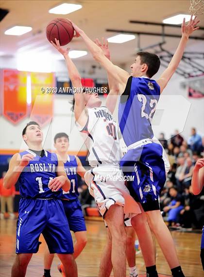 Thumbnail 1 in Roslyn vs Manhasset (Section VIII Class A First Round Playoff) photogallery.