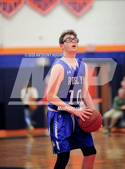 Thumbnail 1 in Roslyn vs Manhasset (Section VIII Class A First Round Playoff) photogallery.