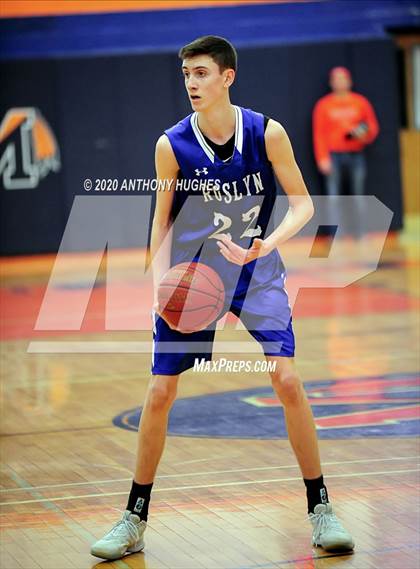 Thumbnail 2 in Roslyn vs Manhasset (Section VIII Class A First Round Playoff) photogallery.
