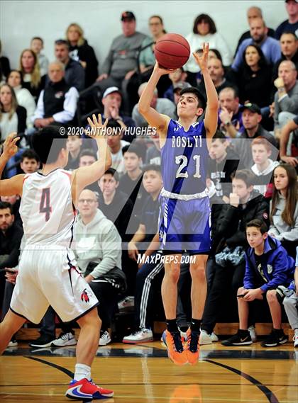 Thumbnail 1 in Roslyn vs Manhasset (Section VIII Class A First Round Playoff) photogallery.