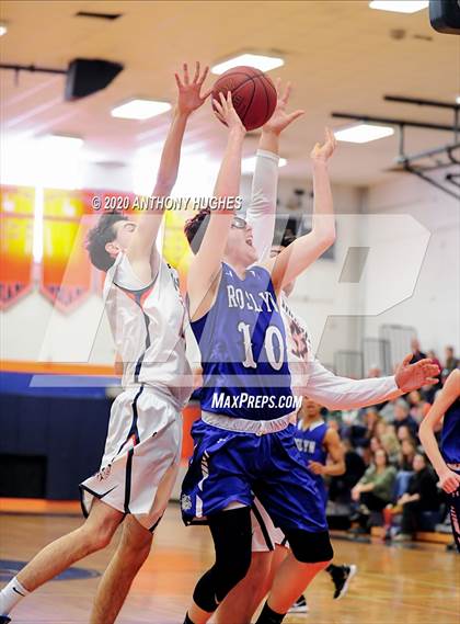 Thumbnail 1 in Roslyn vs Manhasset (Section VIII Class A First Round Playoff) photogallery.