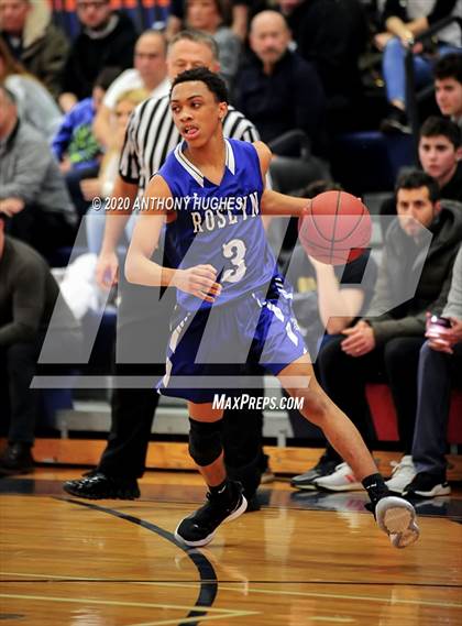 Thumbnail 2 in Roslyn vs Manhasset (Section VIII Class A First Round Playoff) photogallery.