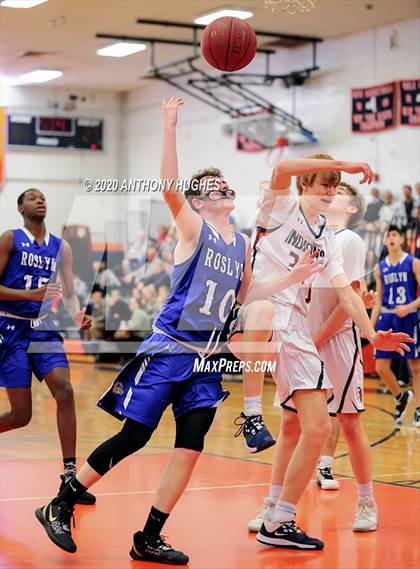 Thumbnail 2 in Roslyn vs Manhasset (Section VIII Class A First Round Playoff) photogallery.