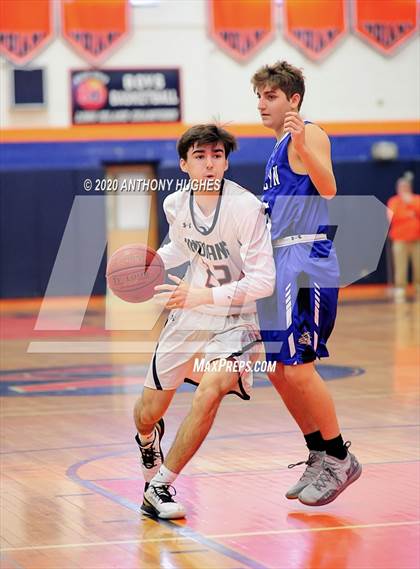 Thumbnail 2 in Roslyn vs Manhasset (Section VIII Class A First Round Playoff) photogallery.