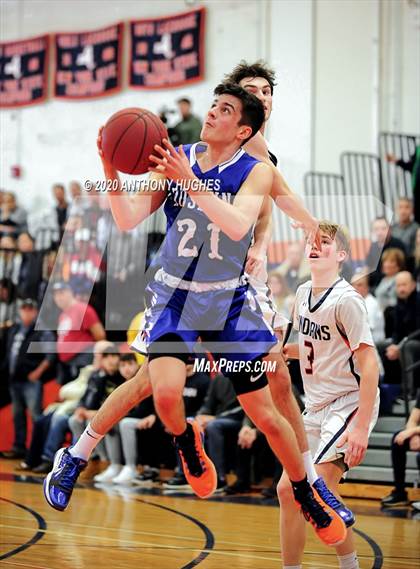 Thumbnail 3 in Roslyn vs Manhasset (Section VIII Class A First Round Playoff) photogallery.