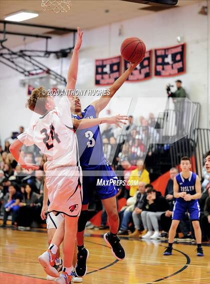 Thumbnail 2 in Roslyn vs Manhasset (Section VIII Class A First Round Playoff) photogallery.