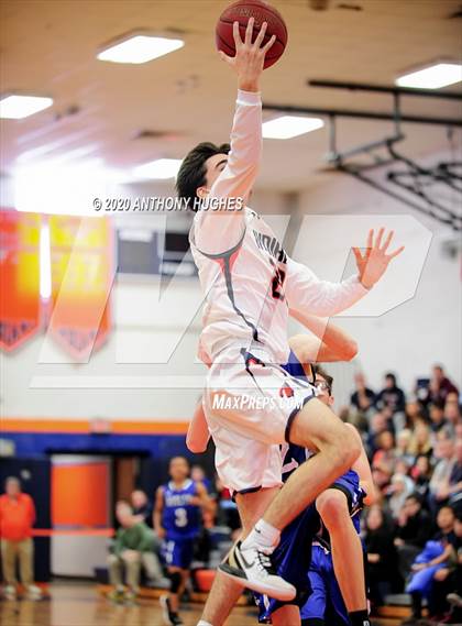 Thumbnail 3 in Roslyn vs Manhasset (Section VIII Class A First Round Playoff) photogallery.