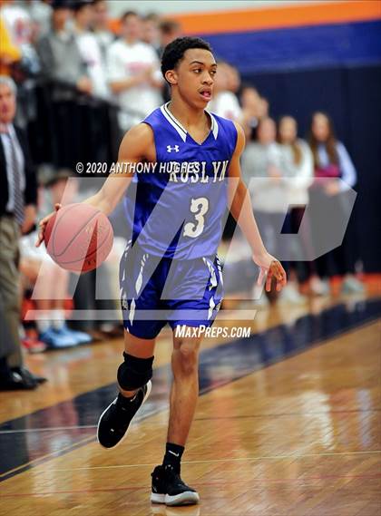 Thumbnail 1 in Roslyn vs Manhasset (Section VIII Class A First Round Playoff) photogallery.