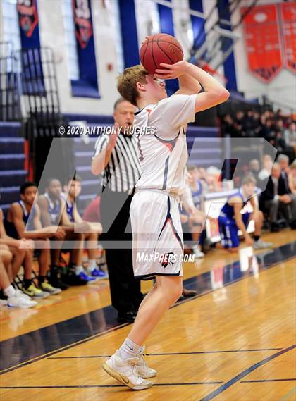 Thumbnail 1 in Roslyn vs Manhasset (Section VIII Class A First Round Playoff) photogallery.