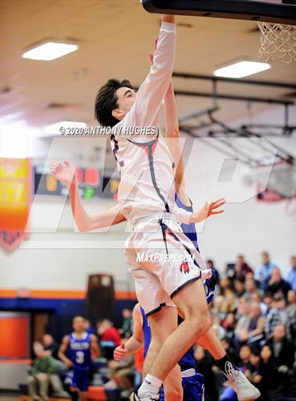 Thumbnail 1 in Roslyn vs Manhasset (Section VIII Class A First Round Playoff) photogallery.