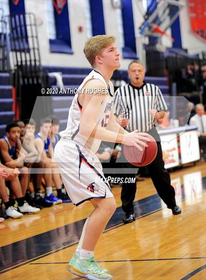 Thumbnail 2 in Roslyn vs Manhasset (Section VIII Class A First Round Playoff) photogallery.