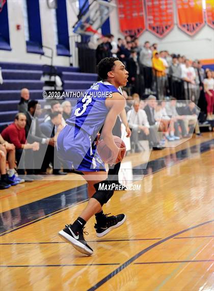 Thumbnail 3 in Roslyn vs Manhasset (Section VIII Class A First Round Playoff) photogallery.