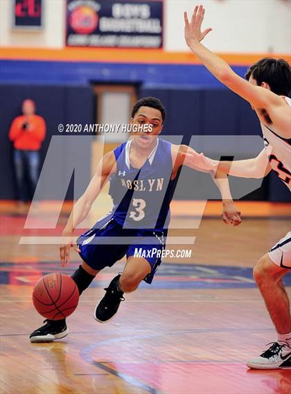 Thumbnail 3 in Roslyn vs Manhasset (Section VIII Class A First Round Playoff) photogallery.