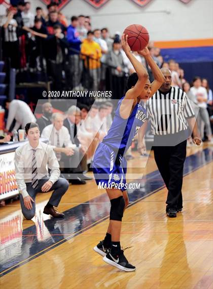 Thumbnail 3 in Roslyn vs Manhasset (Section VIII Class A First Round Playoff) photogallery.