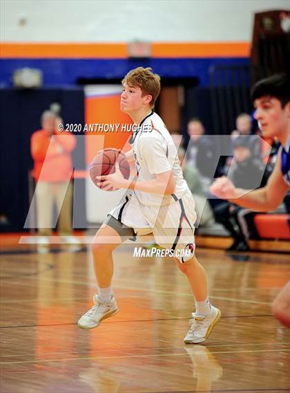 Thumbnail 1 in Roslyn vs Manhasset (Section VIII Class A First Round Playoff) photogallery.