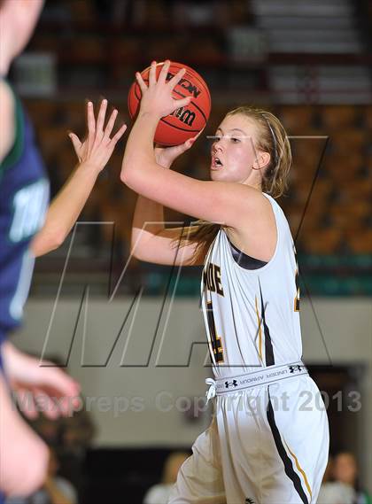 Thumbnail 1 in Arapahoe vs. ThunderRidge (CHSAA 5A Great 8) photogallery.