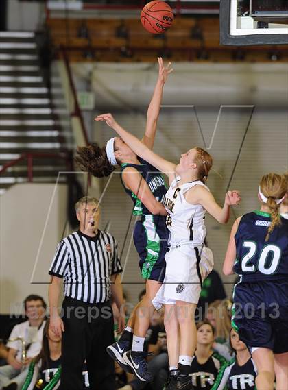 Thumbnail 1 in Arapahoe vs. ThunderRidge (CHSAA 5A Great 8) photogallery.