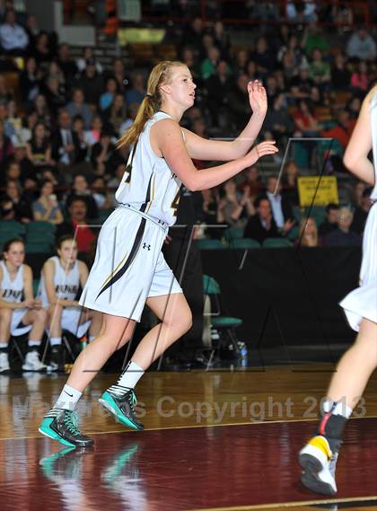 Thumbnail 2 in Arapahoe vs. ThunderRidge (CHSAA 5A Great 8) photogallery.