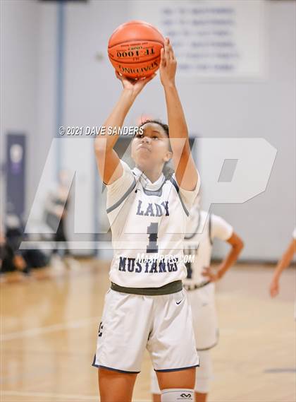 Thumbnail 3 in Foster @ Lamar Consolidated photogallery.