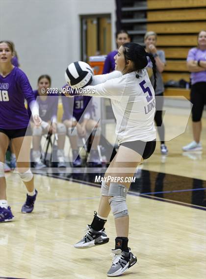 Thumbnail 2 in Leo vs Woodlan (Leo Invite) photogallery.