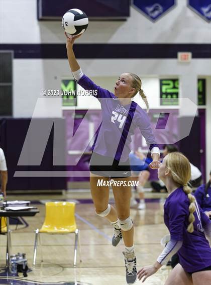 Thumbnail 1 in Leo vs Woodlan (Leo Invite) photogallery.