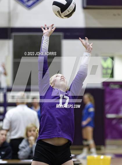 Thumbnail 2 in Leo vs Woodlan (Leo Invite) photogallery.
