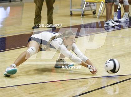 Thumbnail 3 in Leo vs Woodlan (Leo Invite) photogallery.